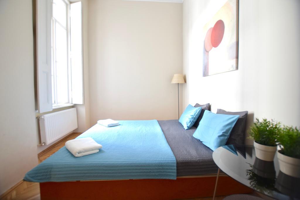 Standard Apartment By Hi5 - Muzeum 5 บูดาเปสต์ ภายนอก รูปภาพ