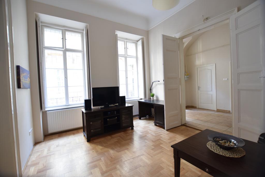 Standard Apartment By Hi5 - Muzeum 5 บูดาเปสต์ ภายนอก รูปภาพ